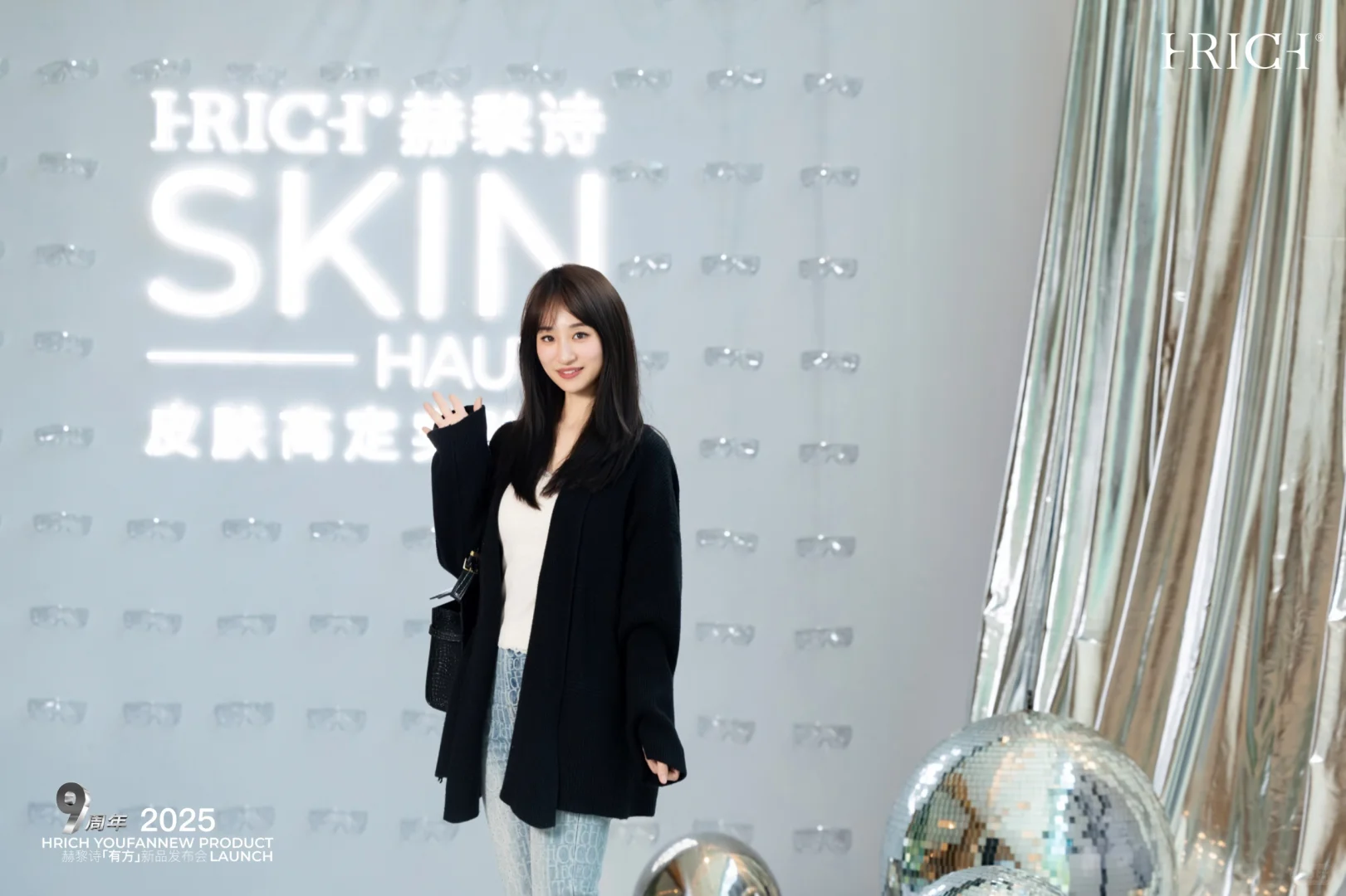 这是走进美术管了吗？赫黎诗