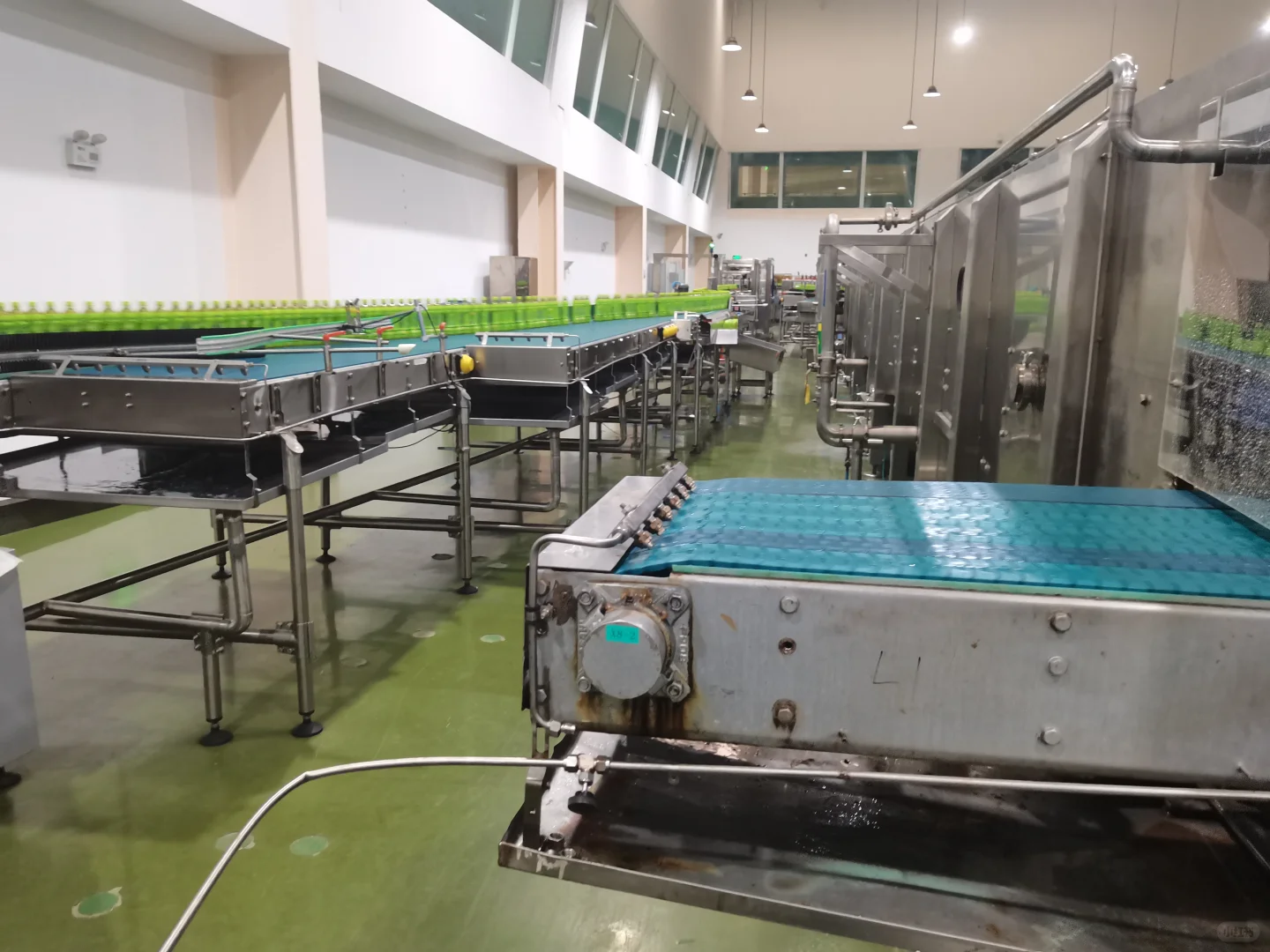 含气碳酸饮料生产设备中二氧化碳发生器作用