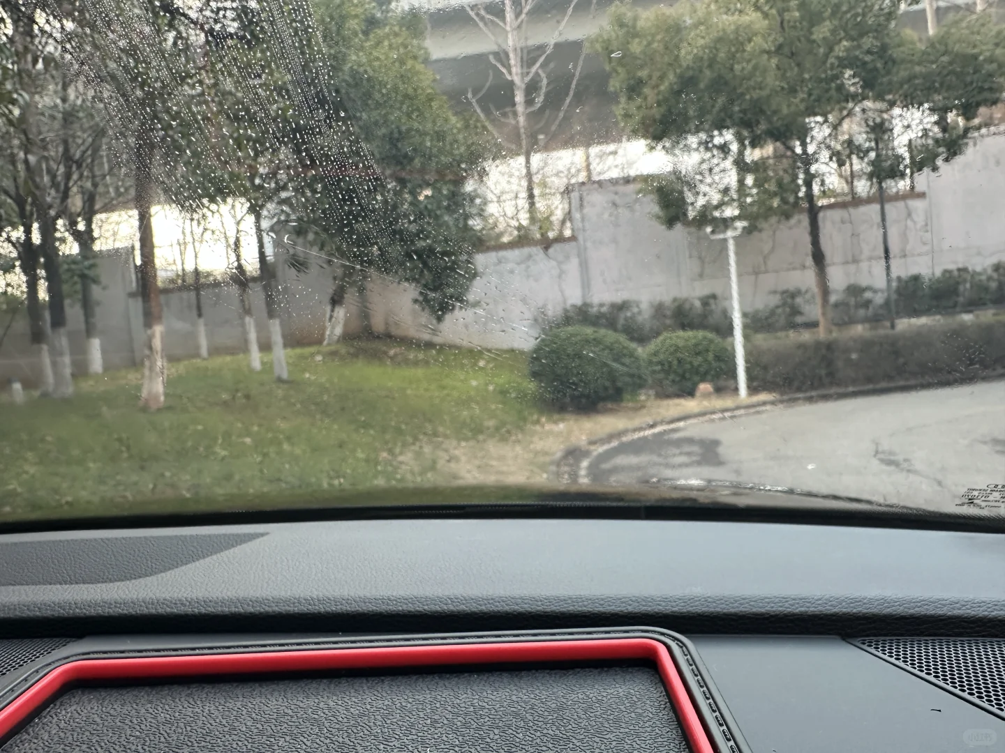 奥迪Q5L前档玻璃修复