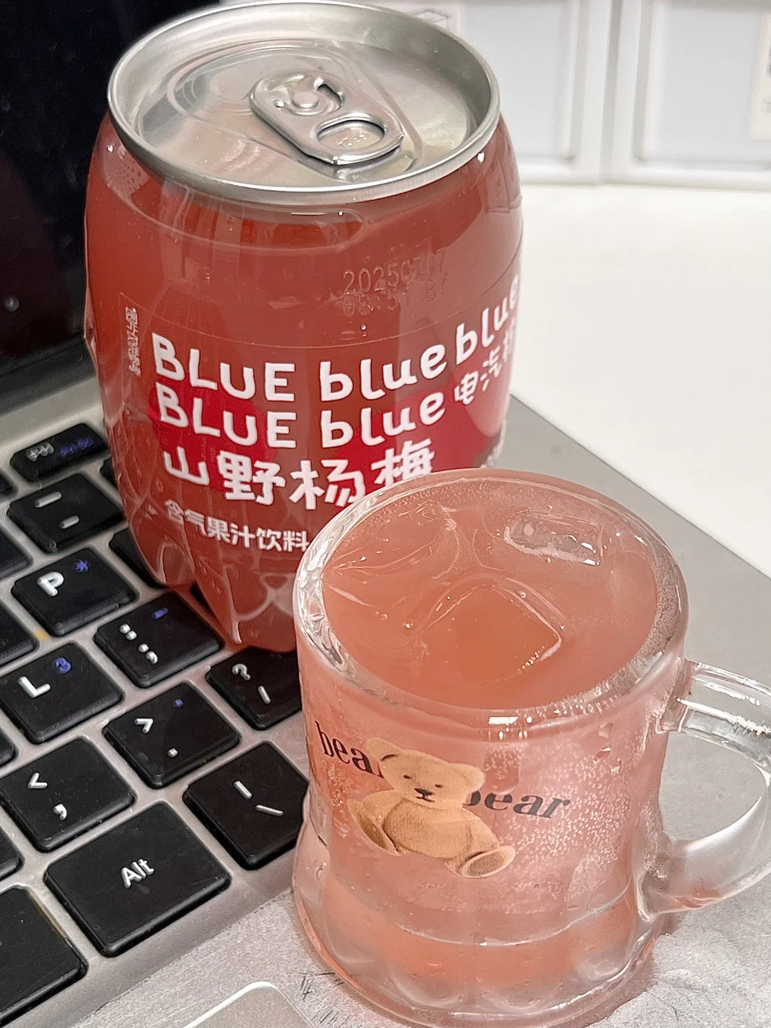 天冷啦，气泡水也穿上了毛茸茸?