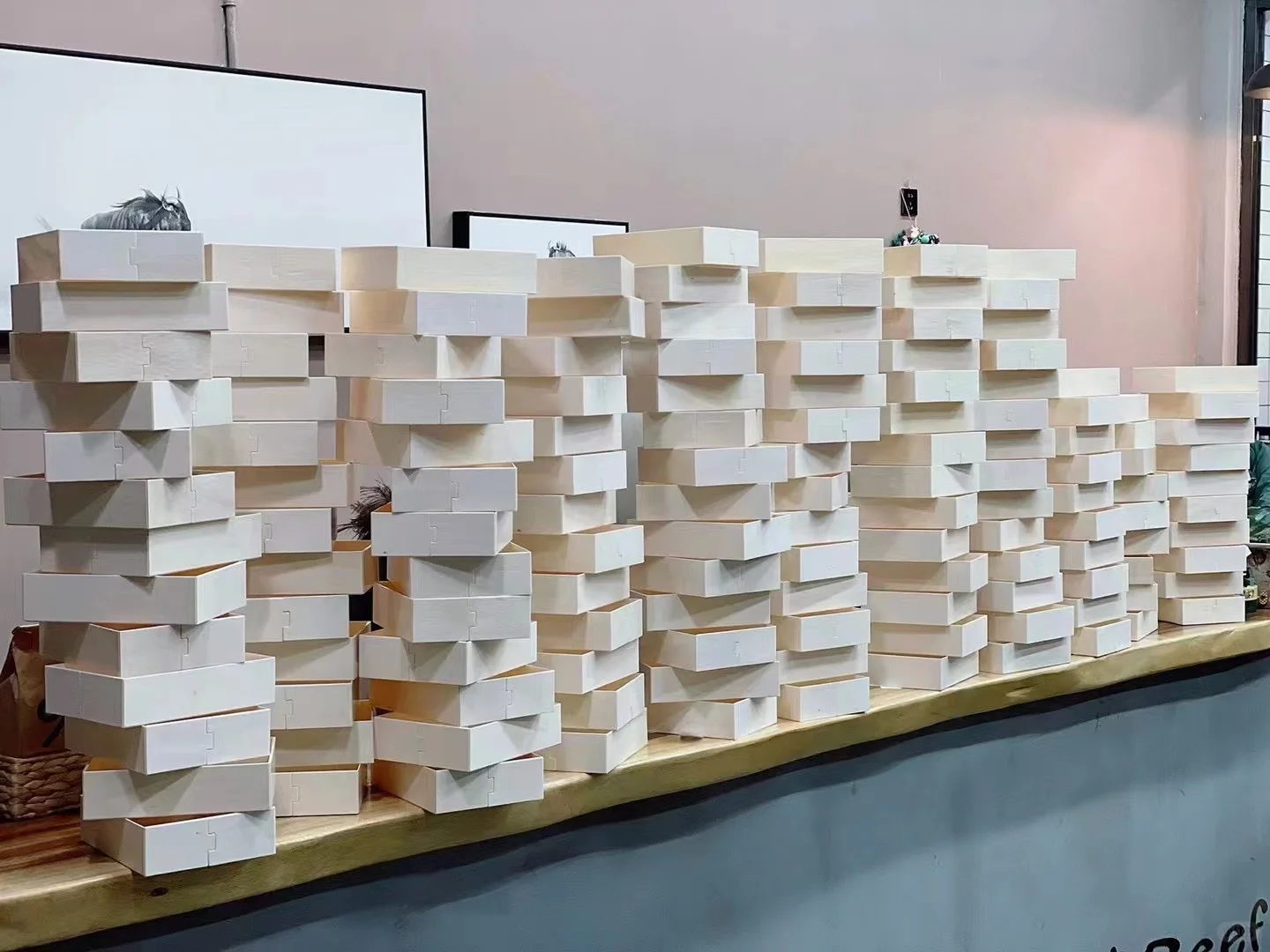 在沈阳、90后肉铺店主的日常～礼盒…