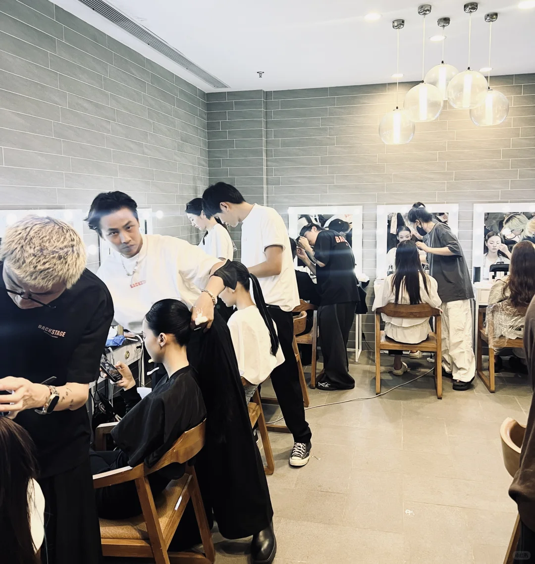 参加了新品发布会，工作日常