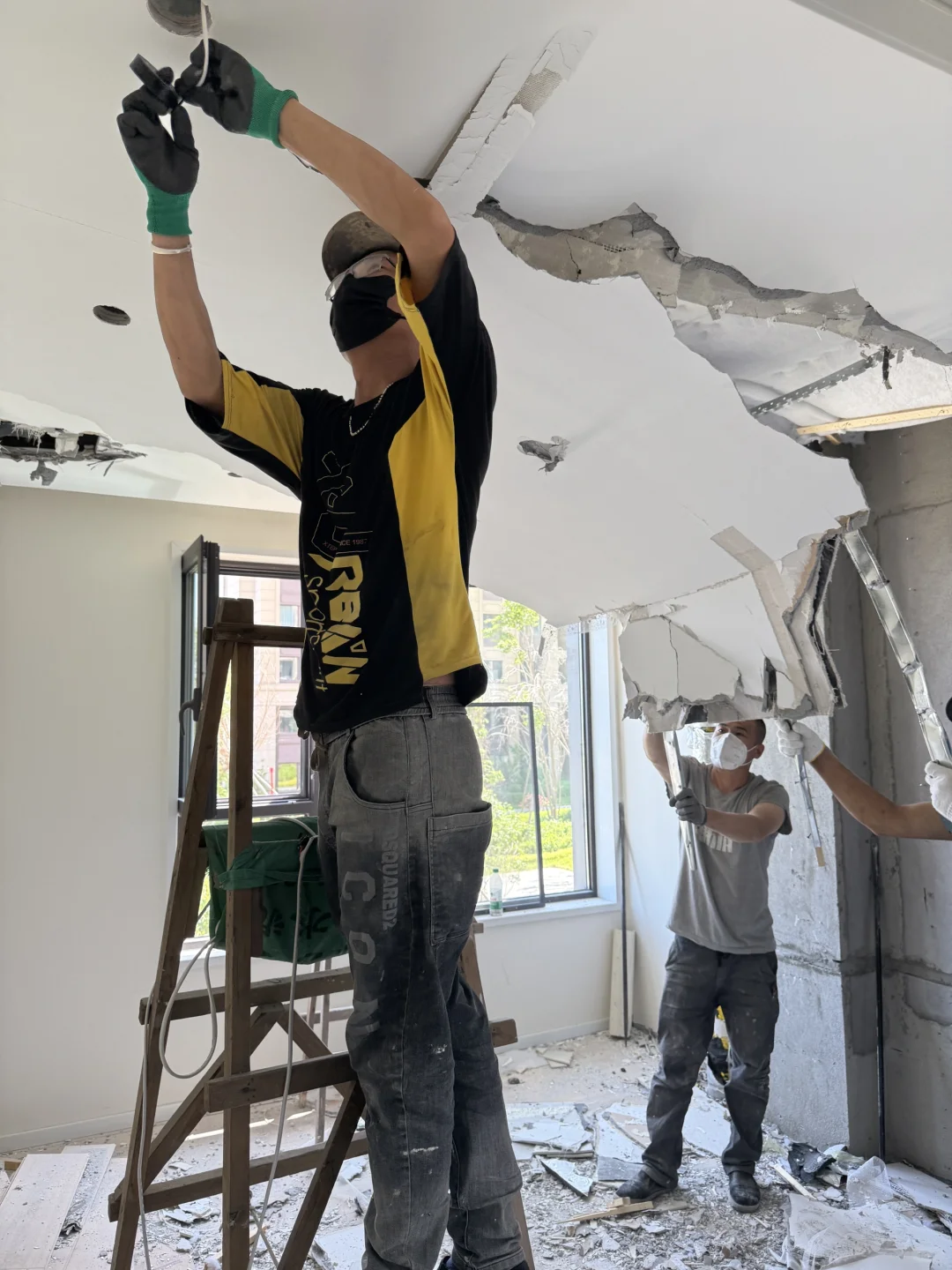 最后还是决定拆除隔音墙！