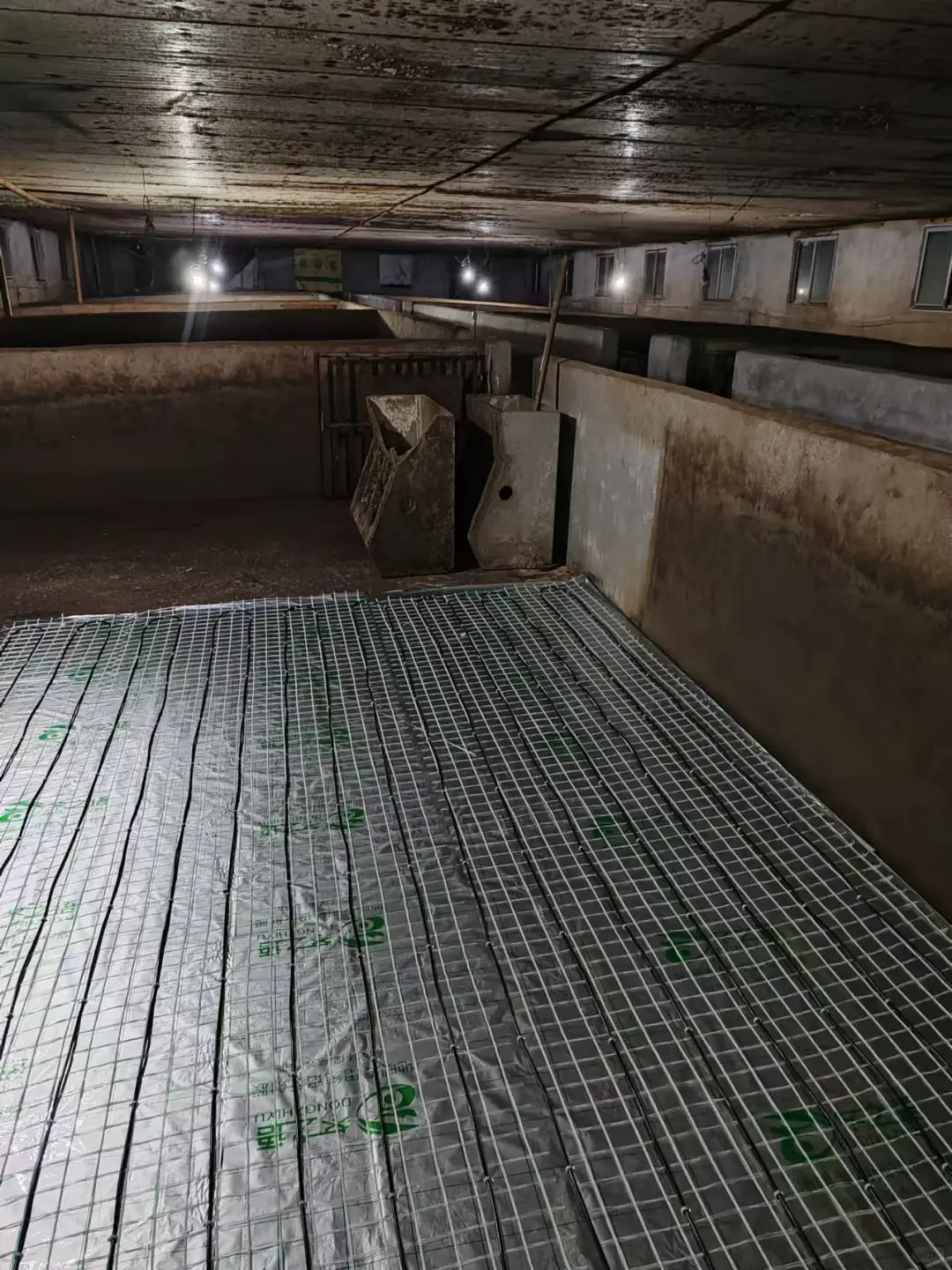 养猪场安装电地暖