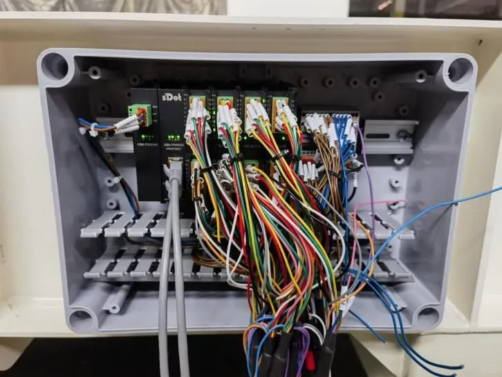 实点IO在光伏玻璃自动包装流水线上的应用