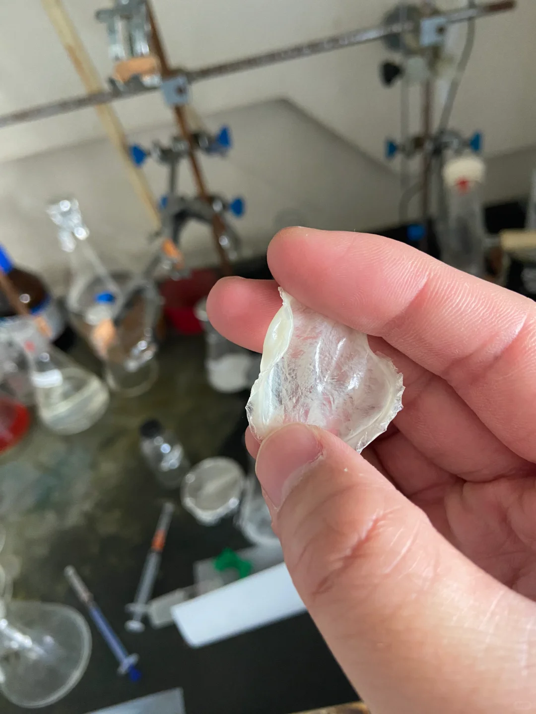 有没有做液晶弹性体的兄弟姐妹交流一下?