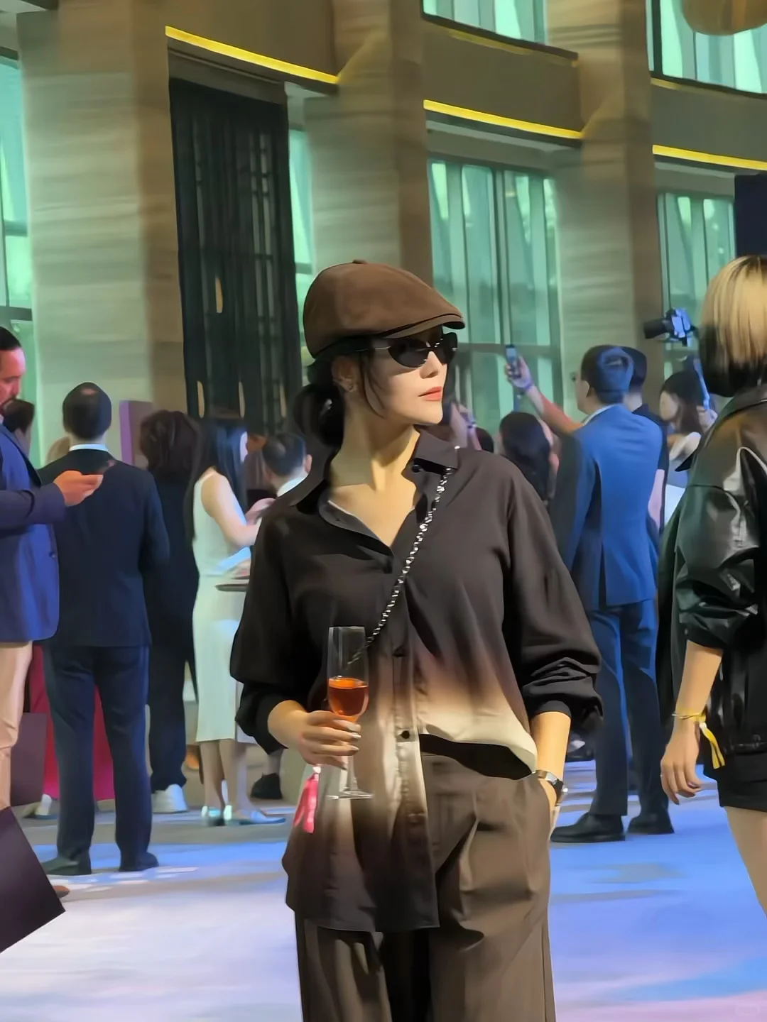 你相信光吗?它可以让你变美