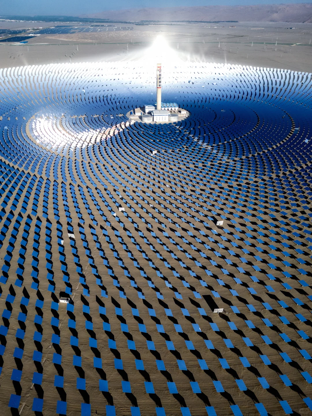 青海敦煌光电厂丨戈壁滩上的能源奇迹