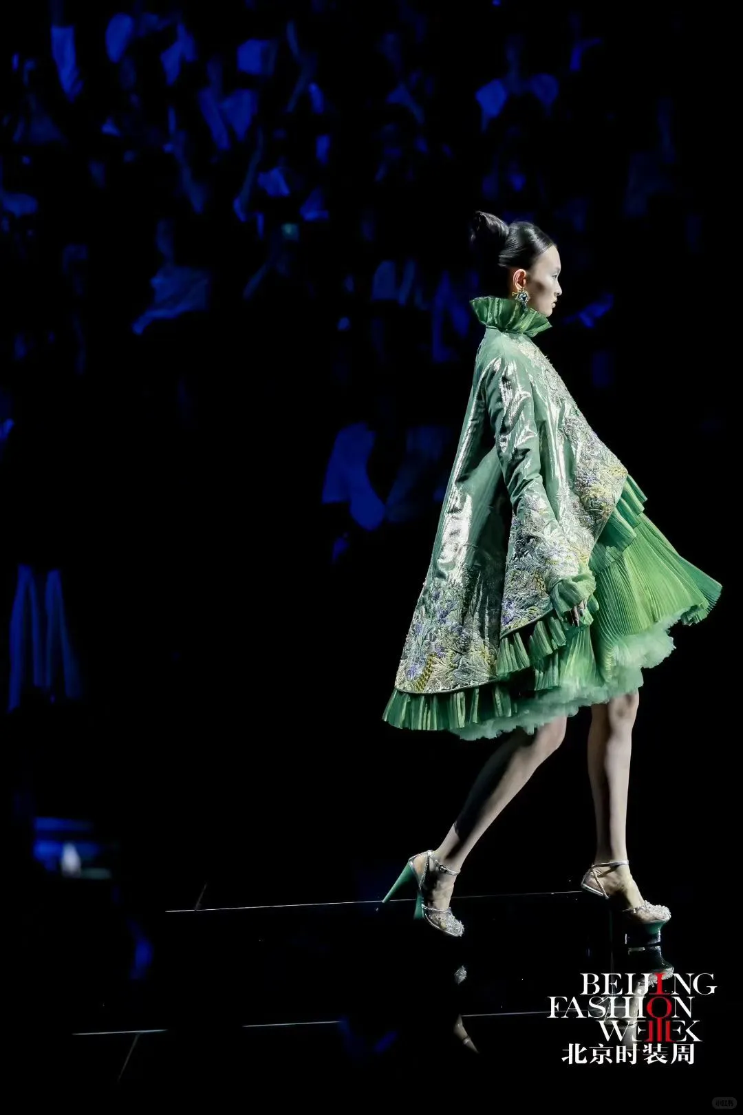 艺术装置‖时装周「“鎏光”溢彩」