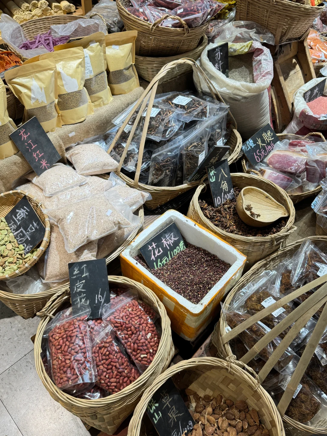 昆明|菜市场有自己的展陈美学