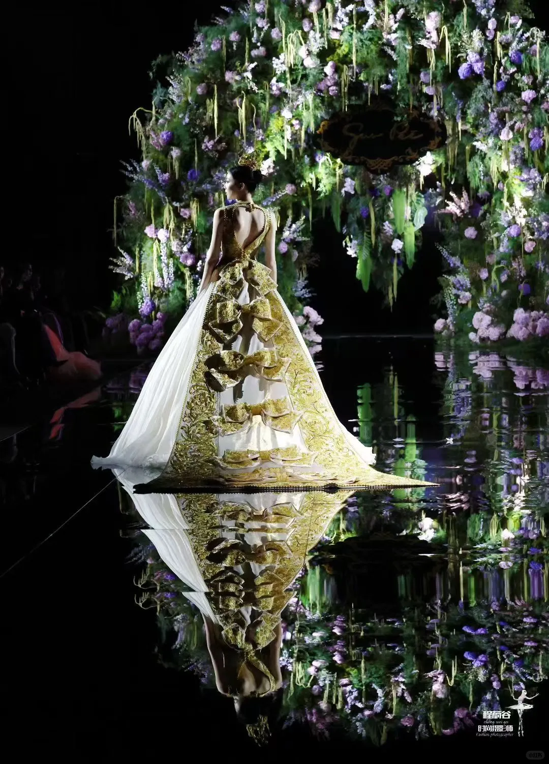 艺术装置‖时装周「“鎏光”溢彩」