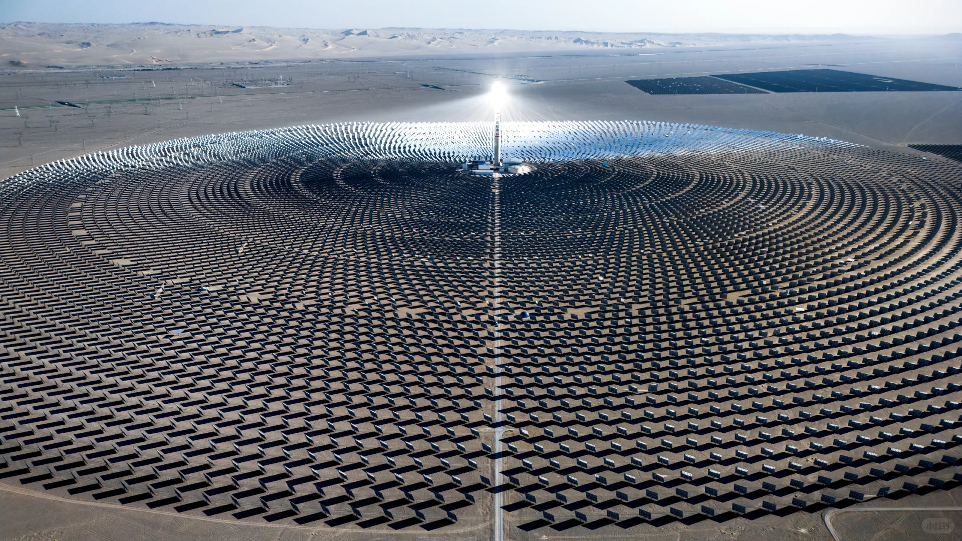 青海敦煌光电厂丨戈壁滩上的能源奇迹