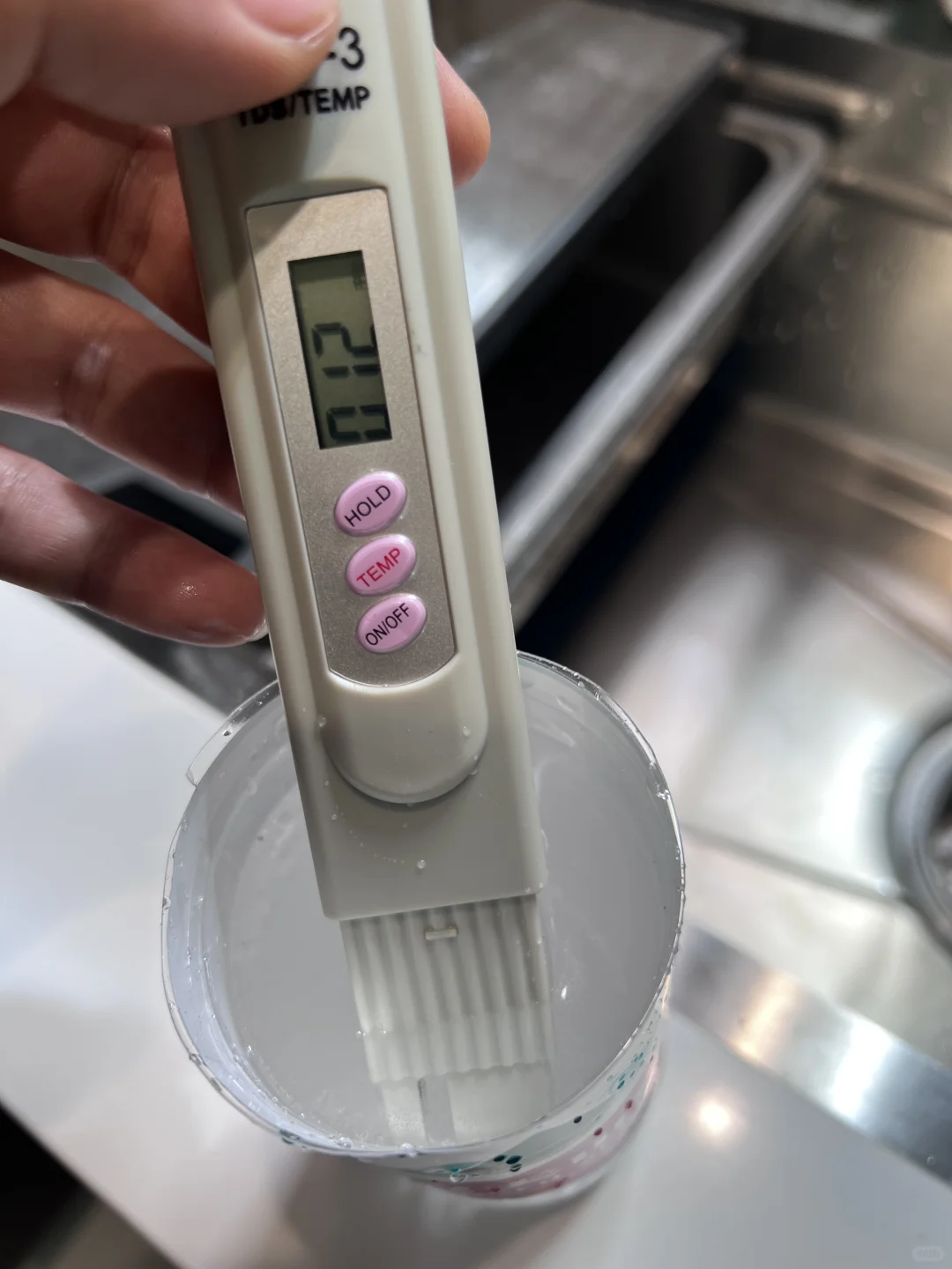 大白瓶+净水器+智能阀门机械手