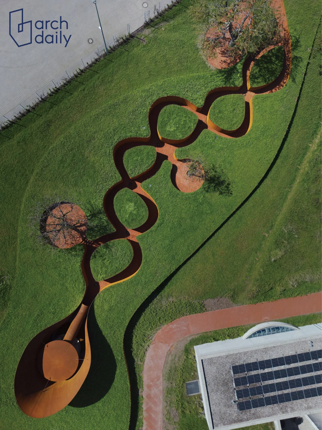 普奖得主多西遗作?在vitra园区编织大地