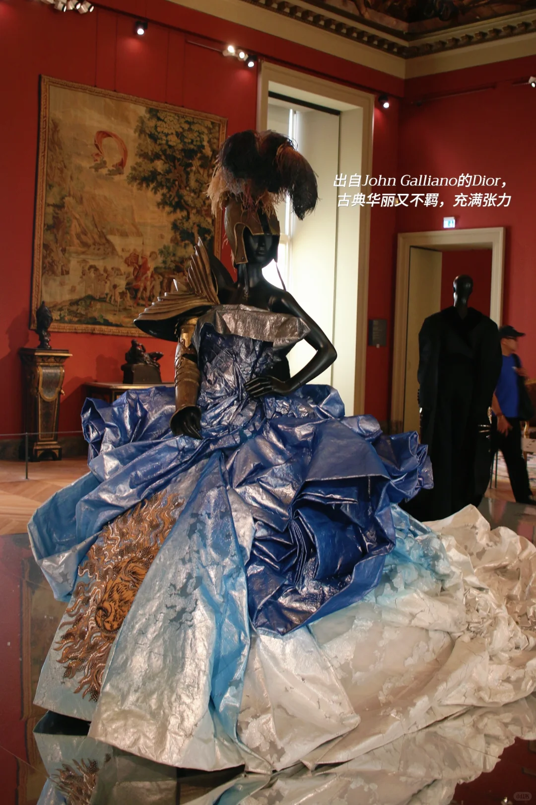 卢浮宫高定展:翻开一部立体的时尚史