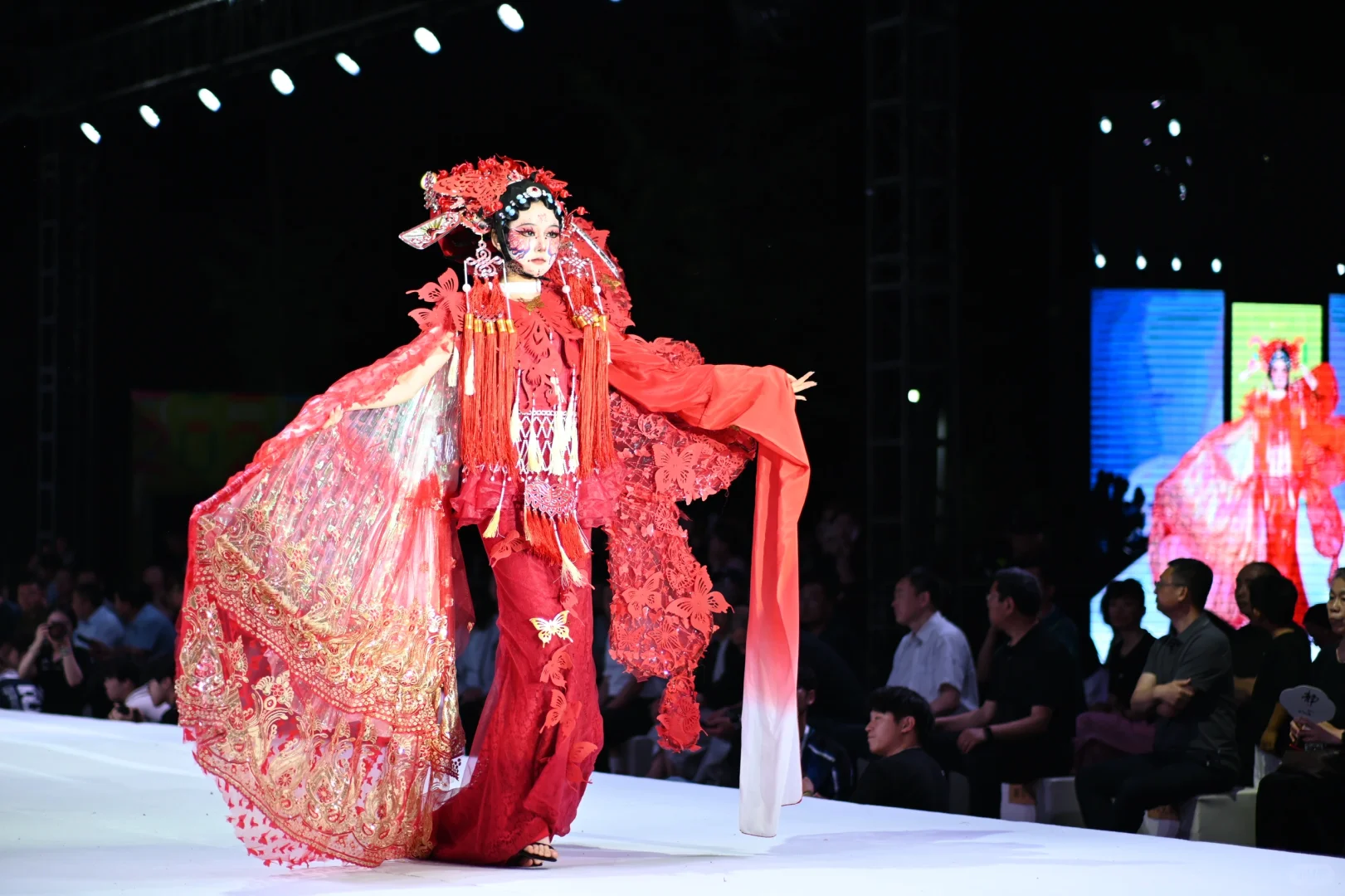 山工艺毕业走秀图集！～