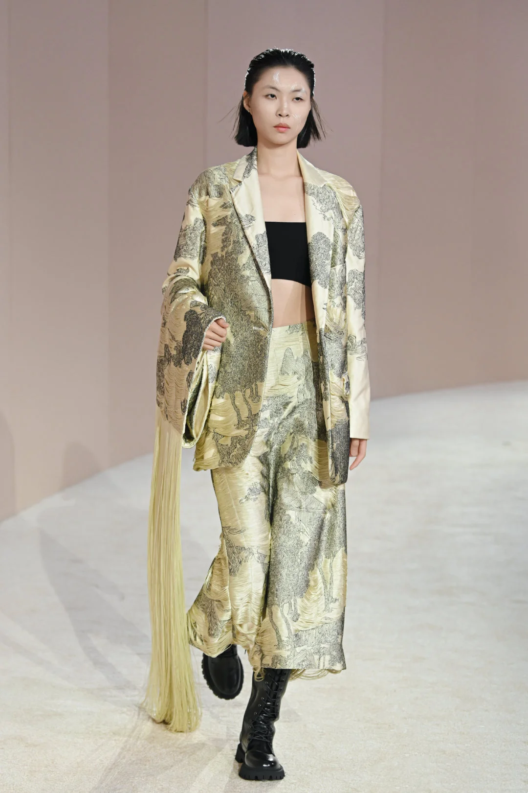 ?快进来一起看秀学穿搭！！