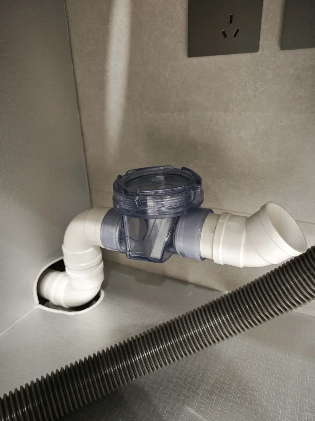 三楼已经做好防反水，压力给到四楼?