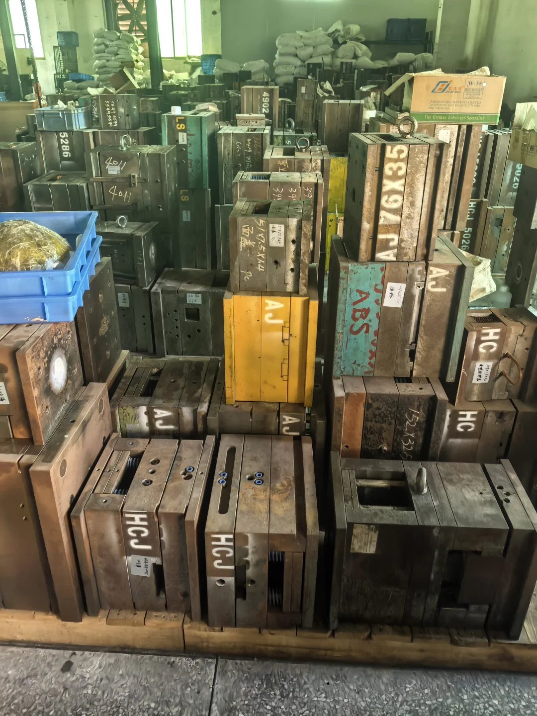 沙井废模具回收 塑胶模具回收 铝模具回收