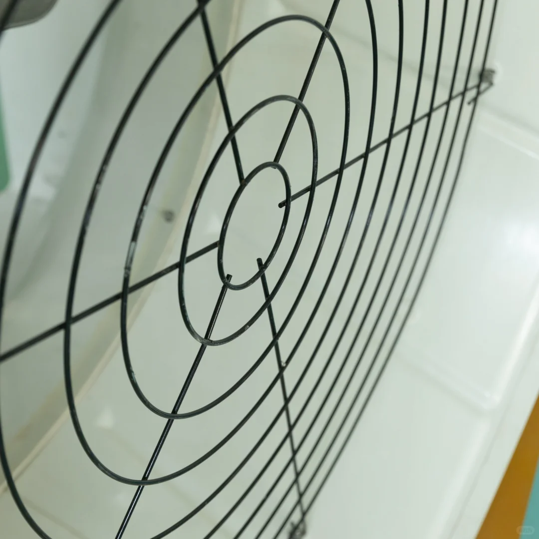 养殖设备一站式采购：养殖场玻璃钢负压风机