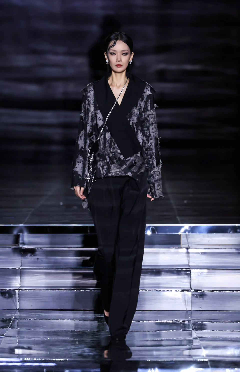 ZIFEI WANG《游牧启示录》云冈时装节精彩上演