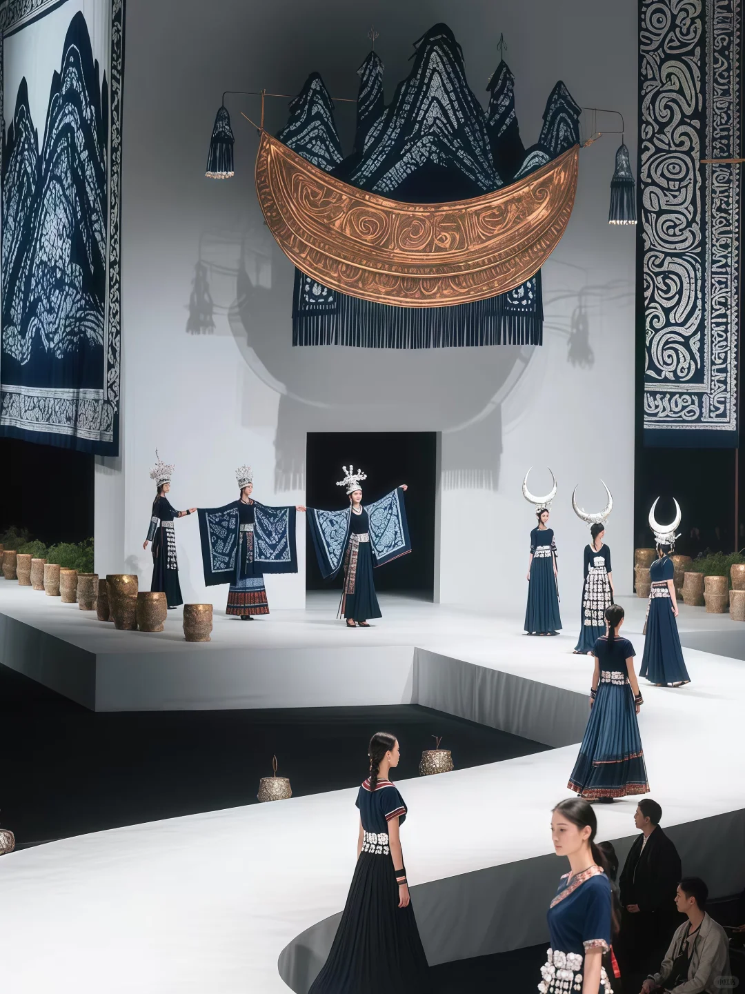 国庆炸场！苗族蜡染+苗银在喀斯特秀场封神