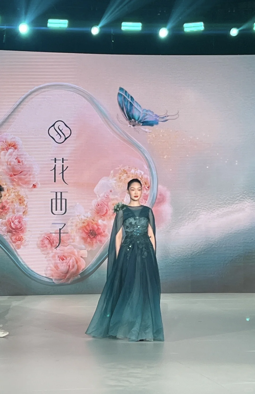 参加了新品发布会，工作日常