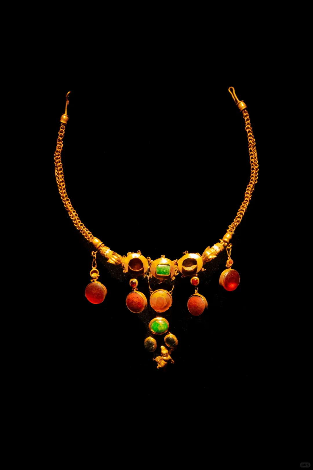 古希腊人极尽奢华的黄金项链