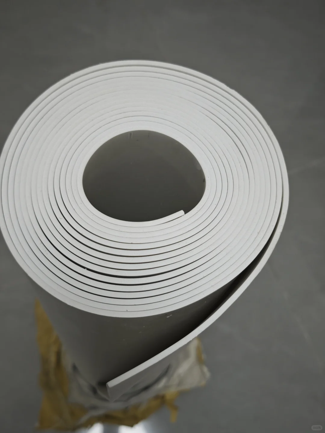 家里铺的隔音毡太臭?你又选错材料啦