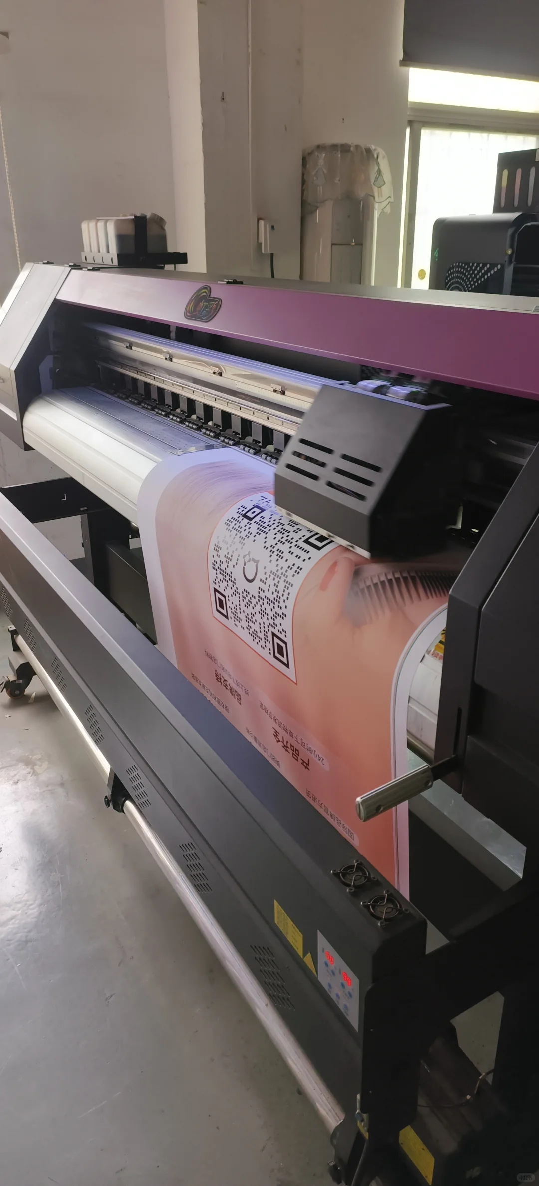 24小时营业喷绘工厂随时随地满足物料需求