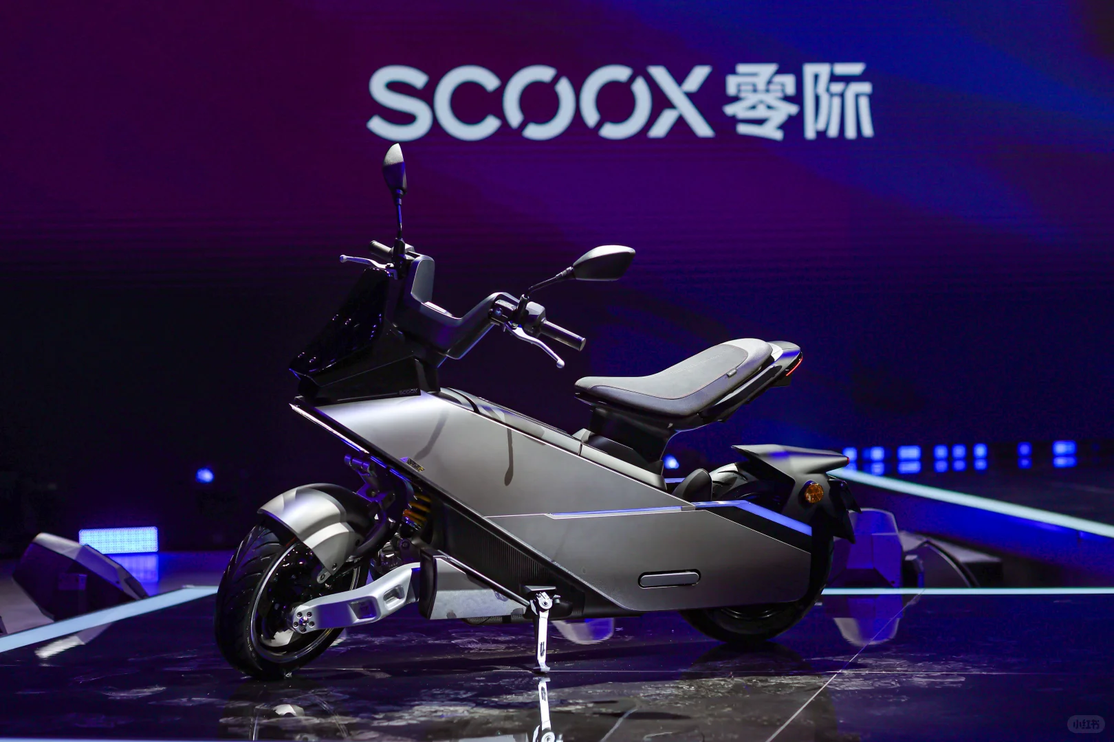 零际携首款产品“陆地飞艇”X7全球首秀