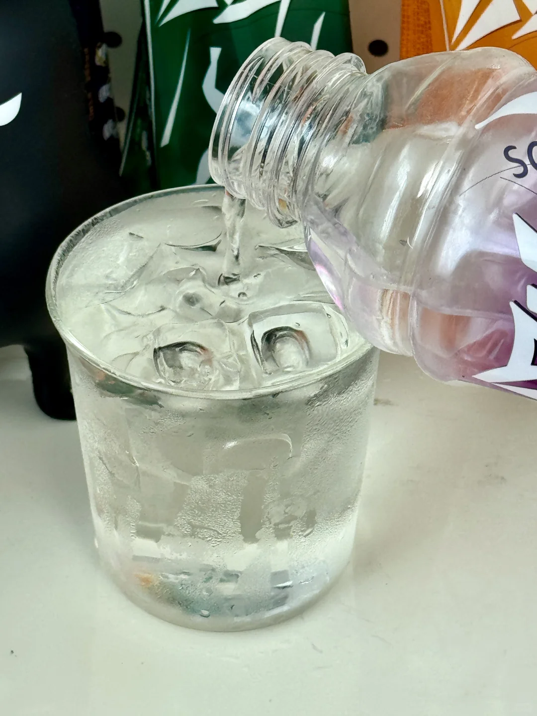 99%人不知道电解质水也有适合晚上喝的...