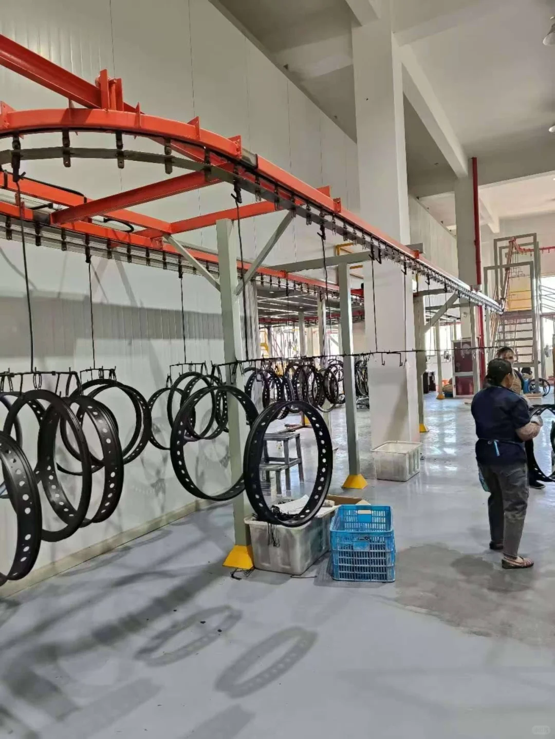 自动静电喷涂生产线提升生产效率与质量