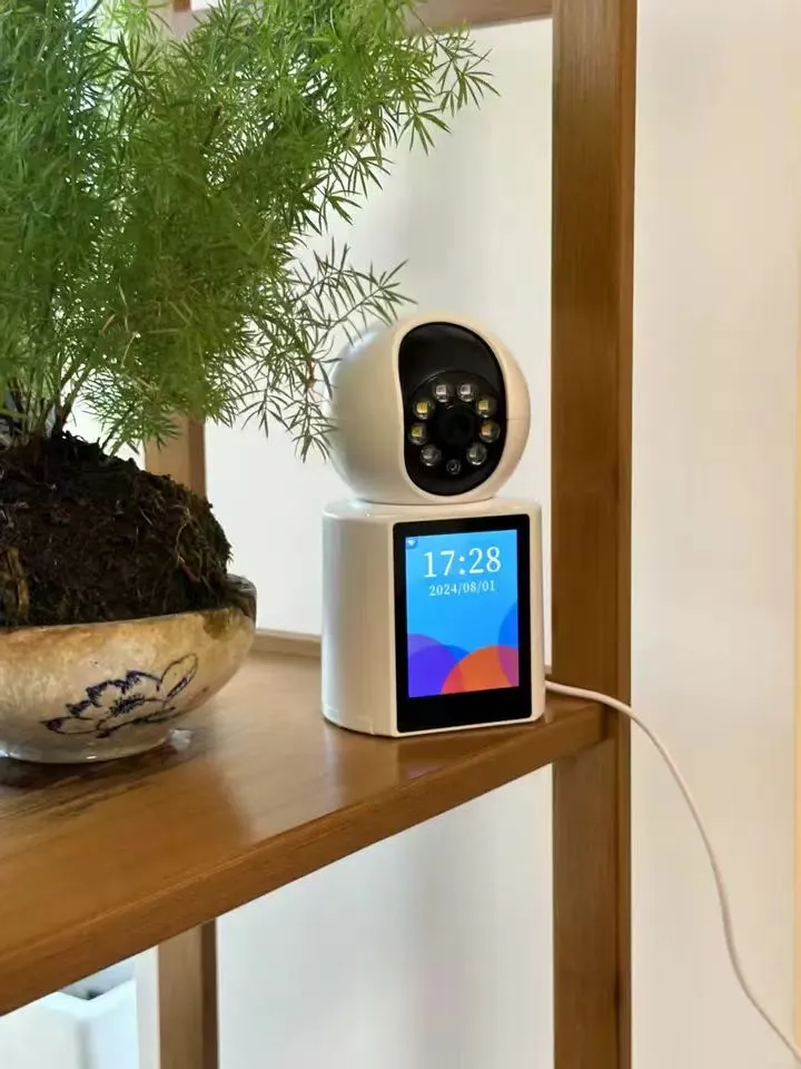 想和家里老人小孩双向视频通话，装这个监控