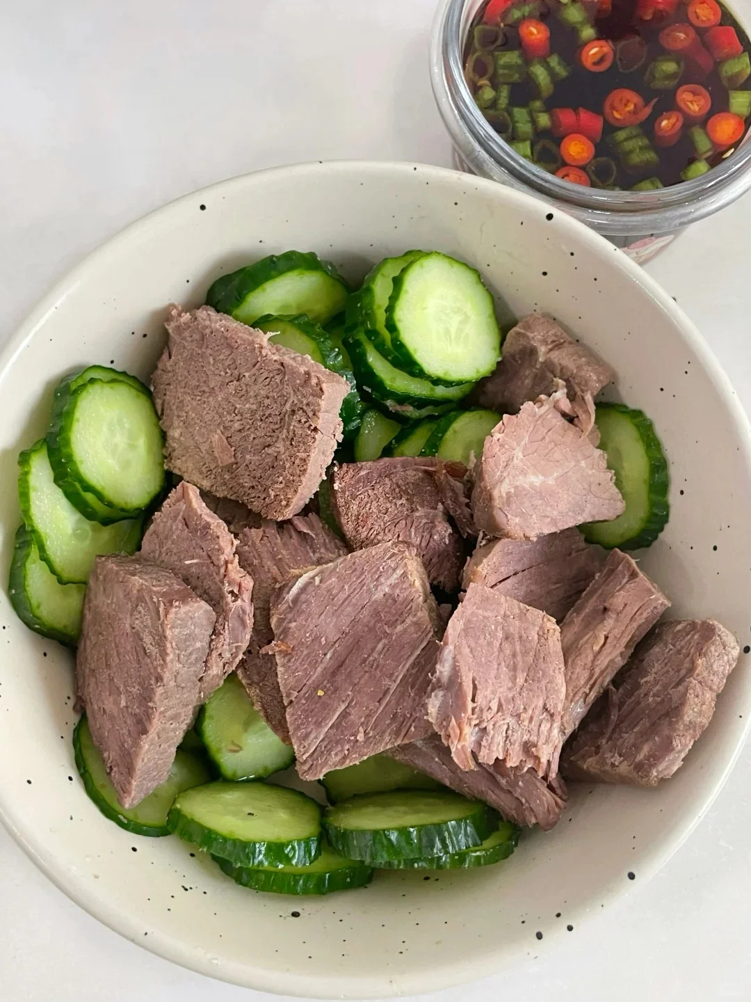 女大终于在学校实现牛肉自由了！