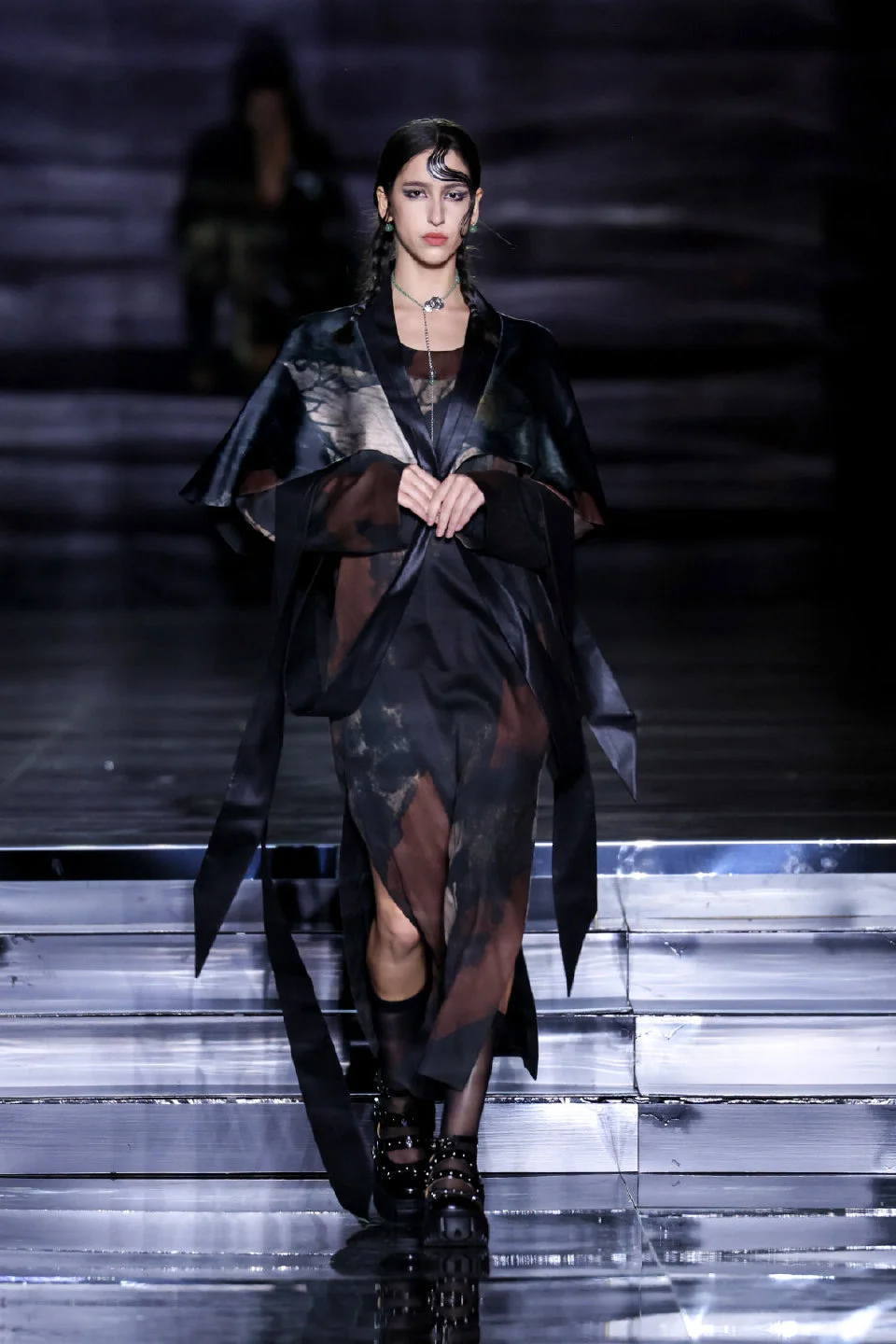 ZIFEI WANG《游牧启示录》云冈时装节精彩上演