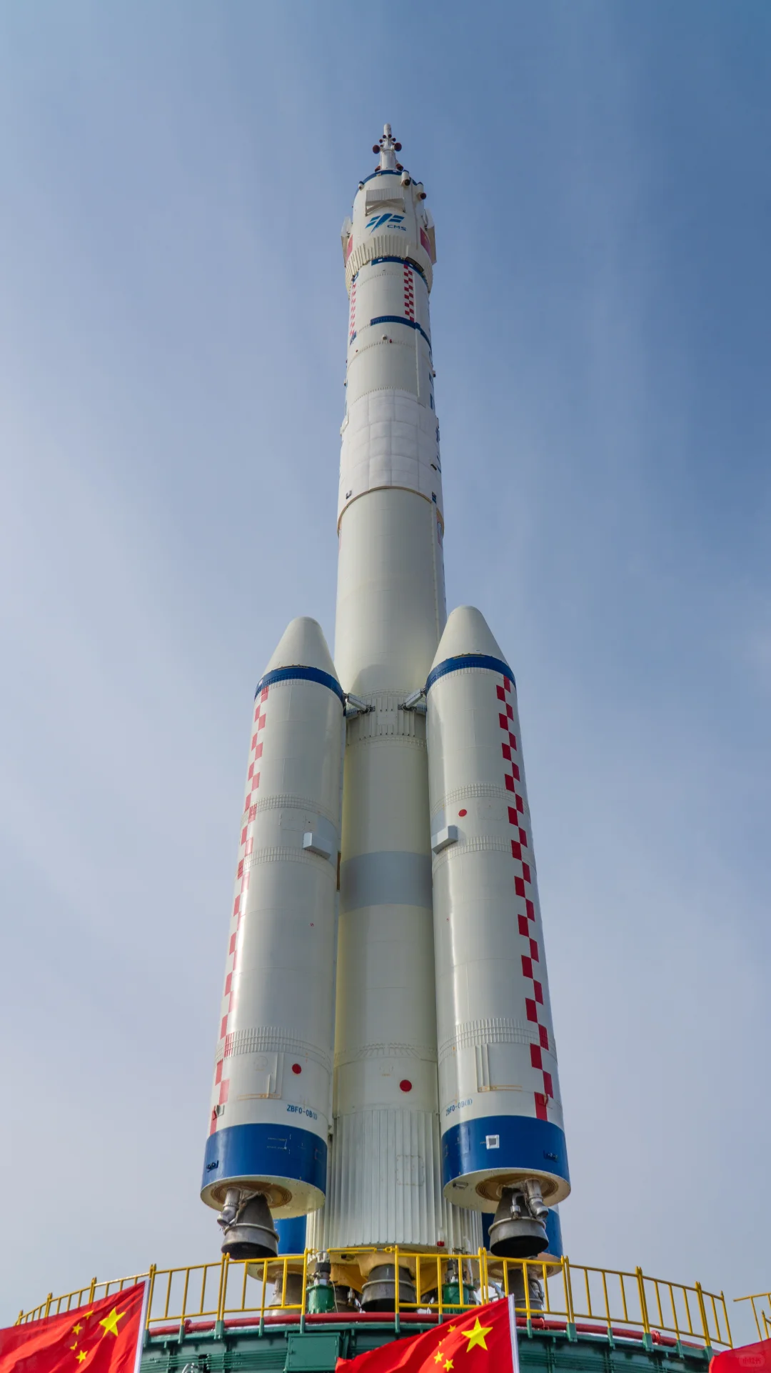 神舟发射转运，实在是太帅了