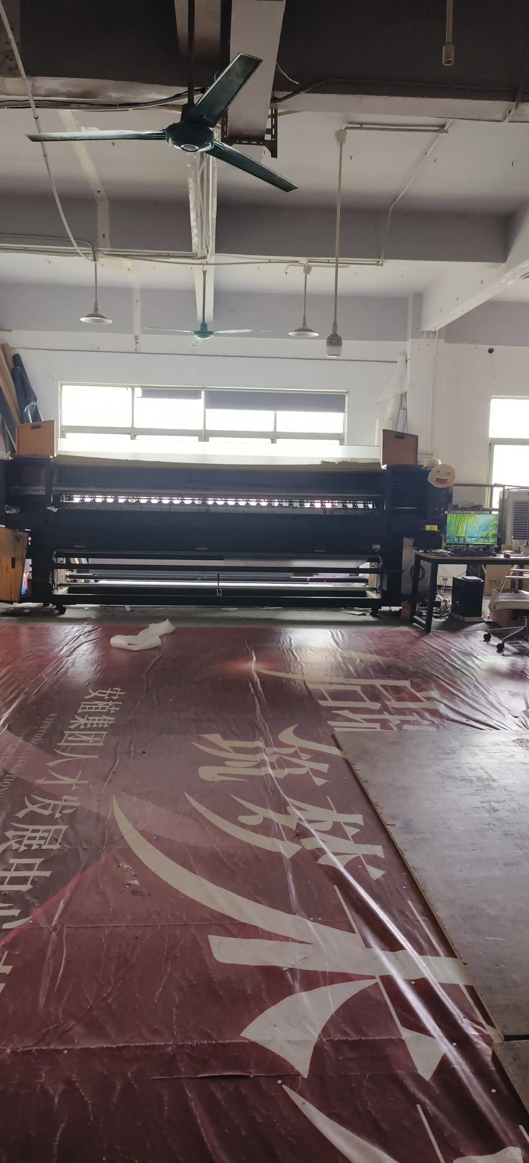 24小时营业喷绘工厂随时随地满足物料需求