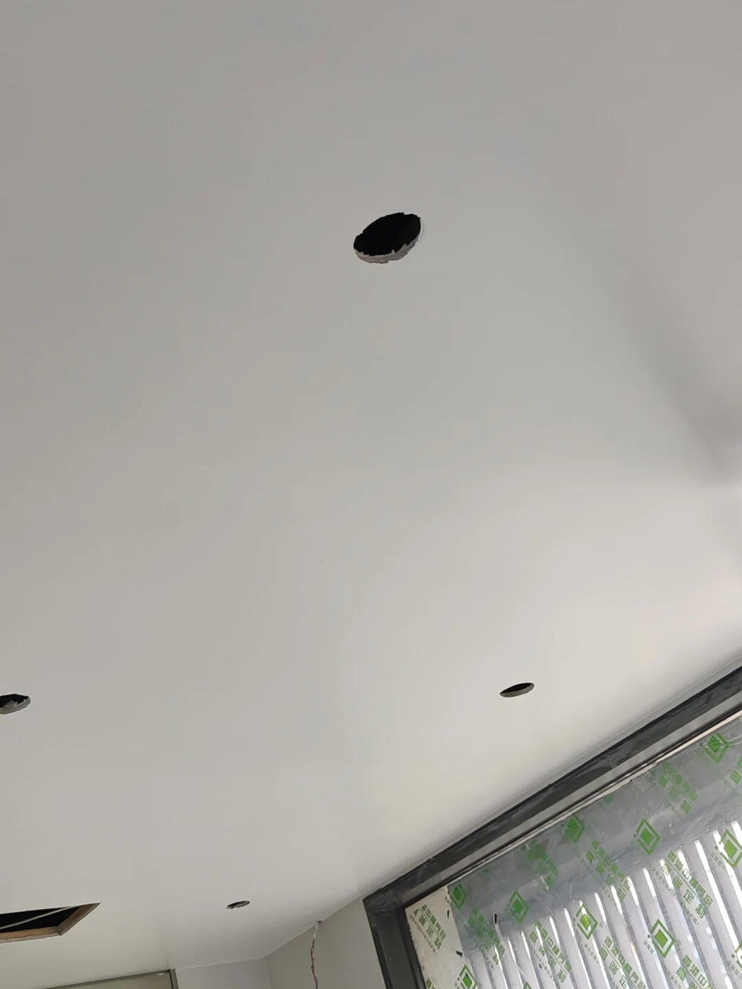 福乐阁丨厨卫顶面漆刷它，F霉耐擦洗一步到位