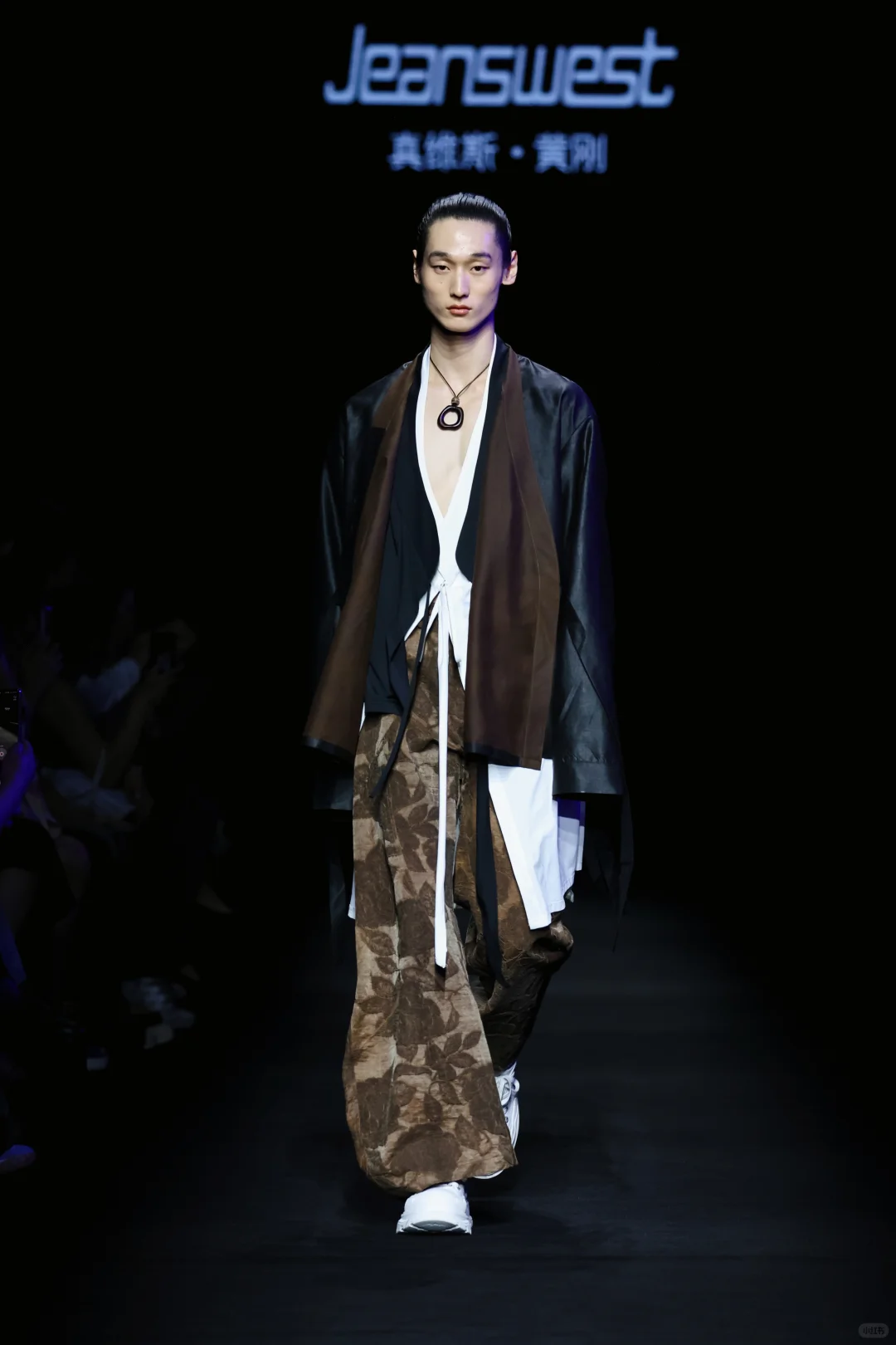真维斯·黄刚| 中国国际时装周秀场