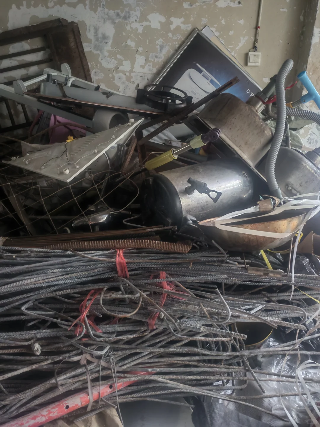 重庆废品回收，专业拆除门窗。