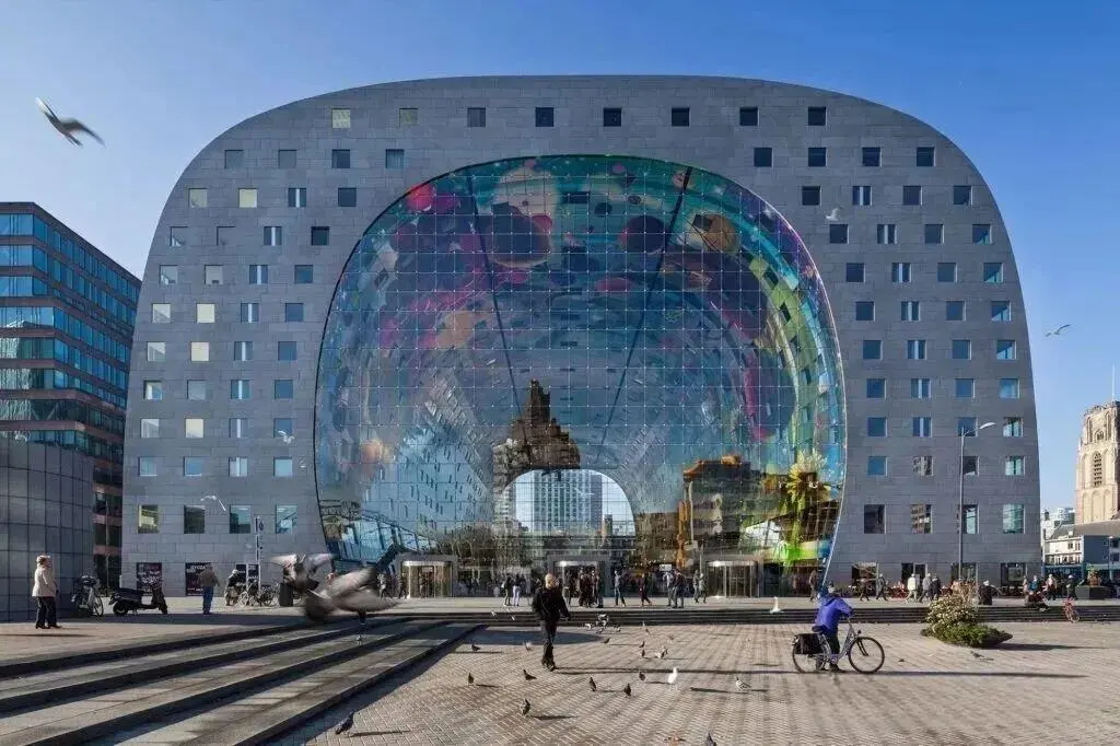 Markthal Rotterdam:垂直折叠的城市生活秀