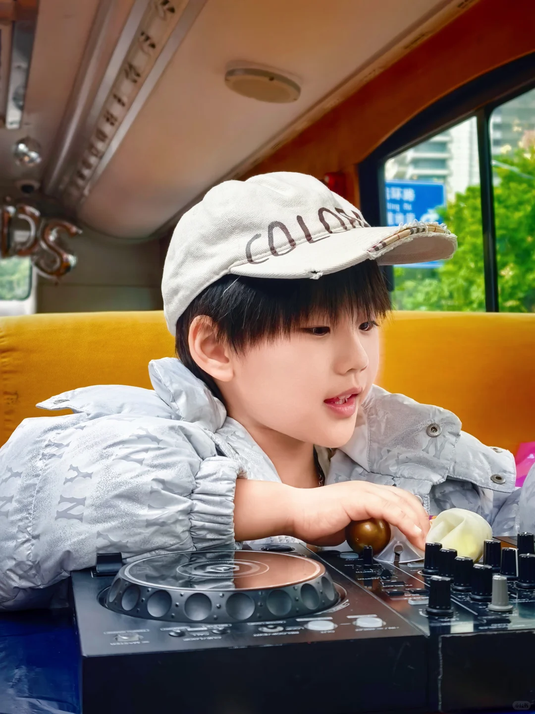 魔都移动潮拍天花板！MLBKIDS老花巴士