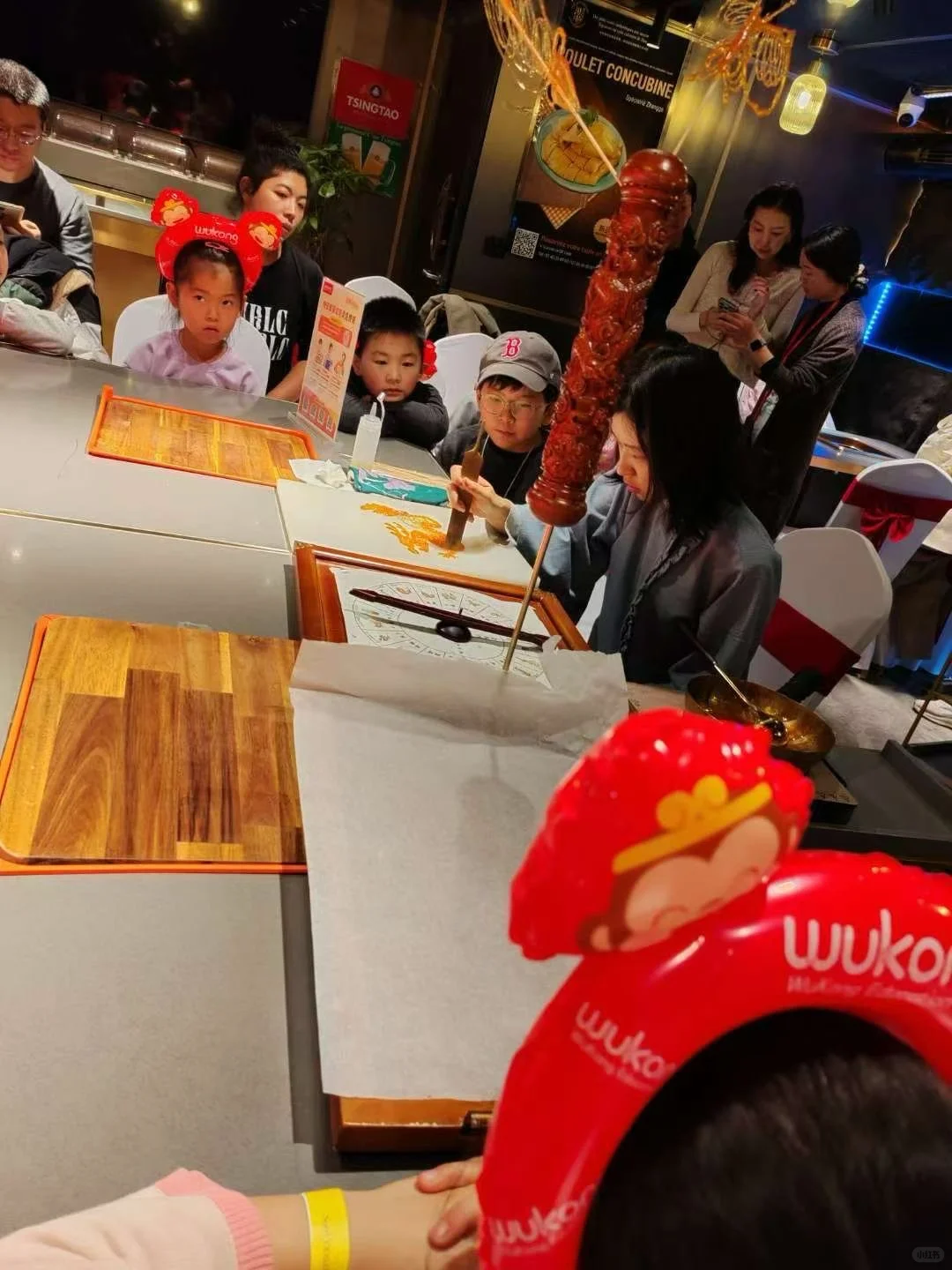 巧手绘糖画,甜蜜传非遗?