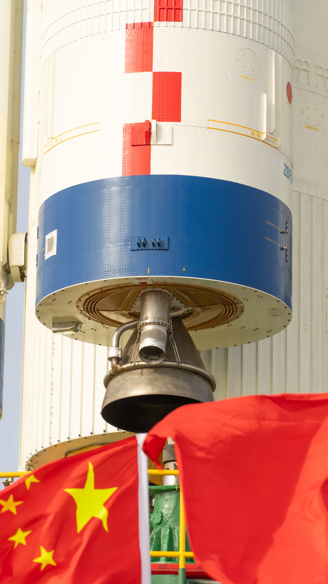 神舟发射转运，实在是太帅了