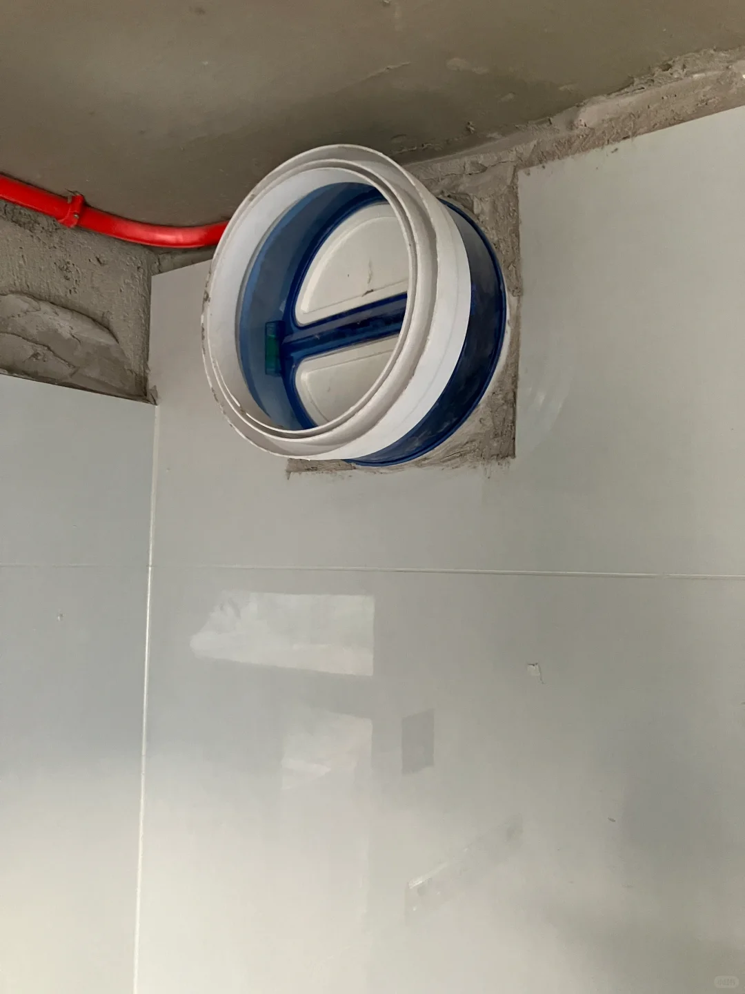 帮我看看止逆阀有问题吗？下一步该吊顶了