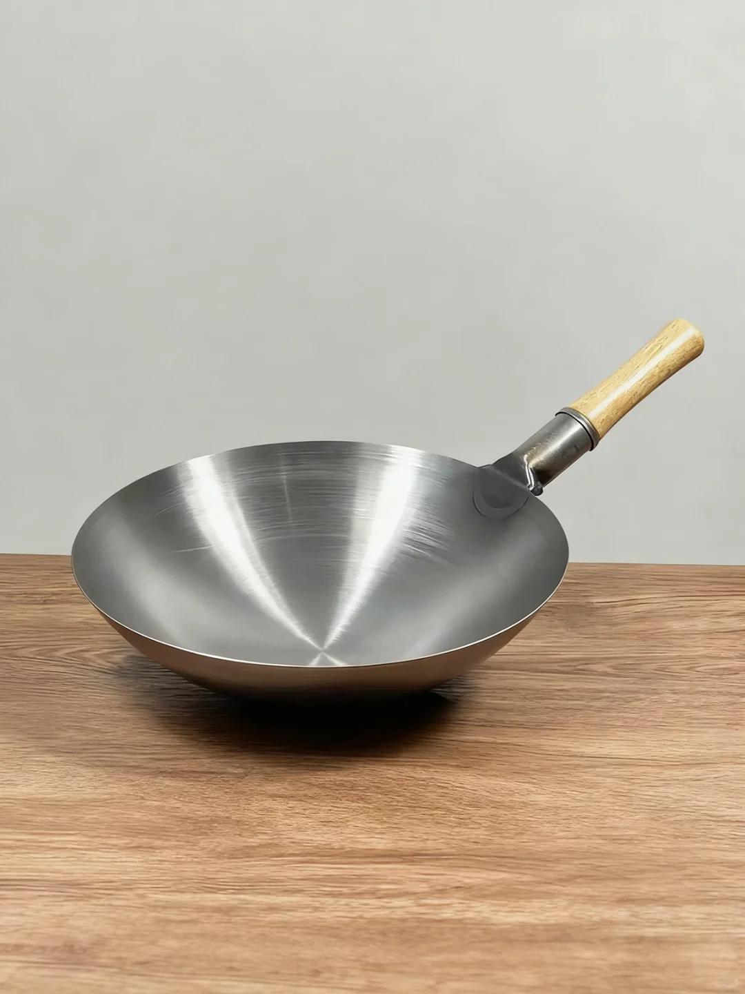 不锈钢锅用30年仍不粘!厂家:已停产多年?