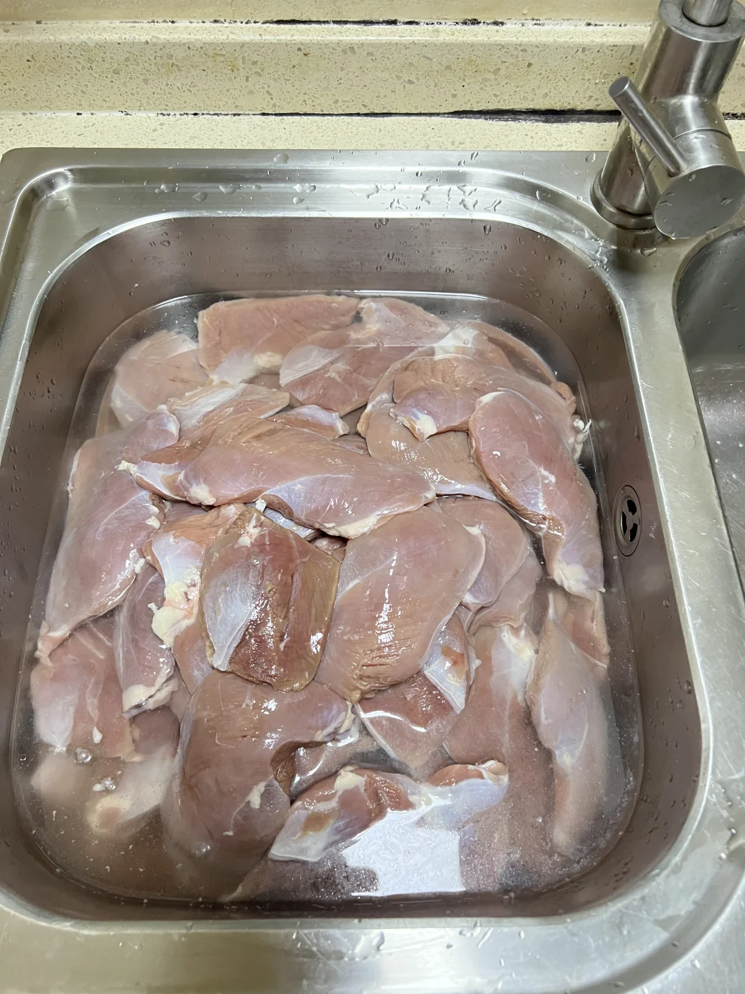 整个人都是生鸭肉味?