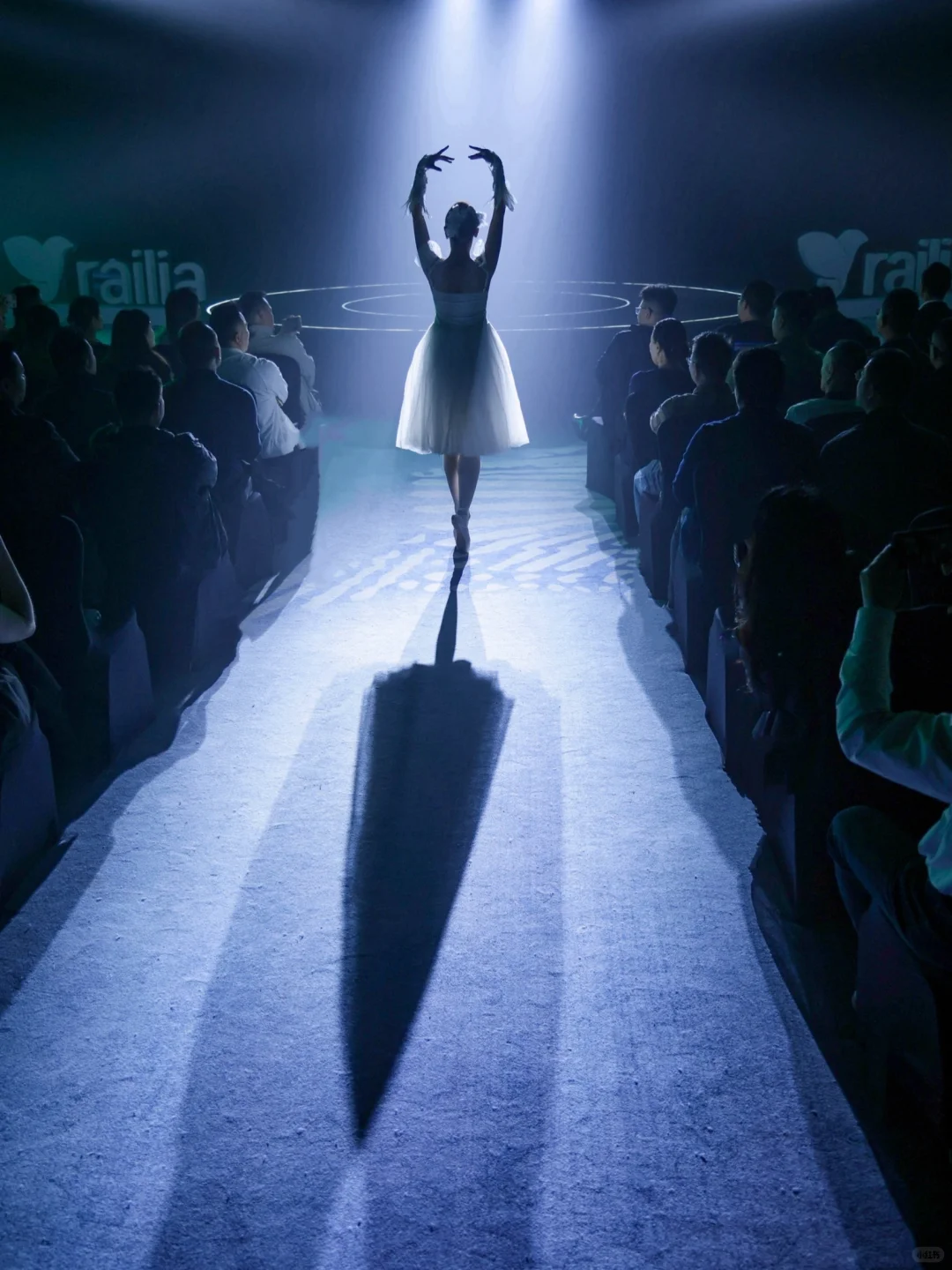 你相信光吗?它可以让你变美