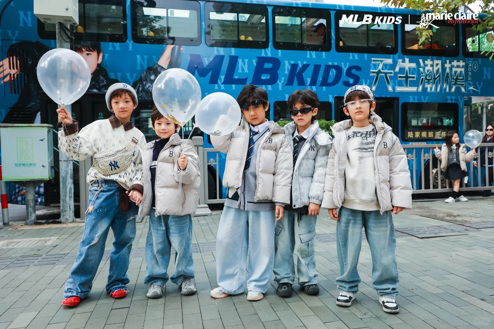 魔都来了一辆专载潮童的bus?有谁还没上车